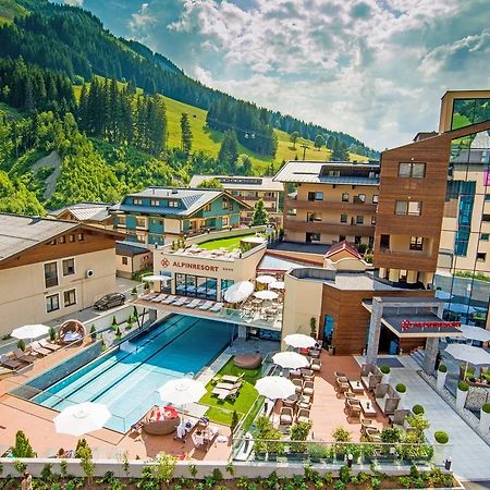 Alpinresort Valsaa - Sport & Spa Заалбах-Хинтерглем Екстериор снимка