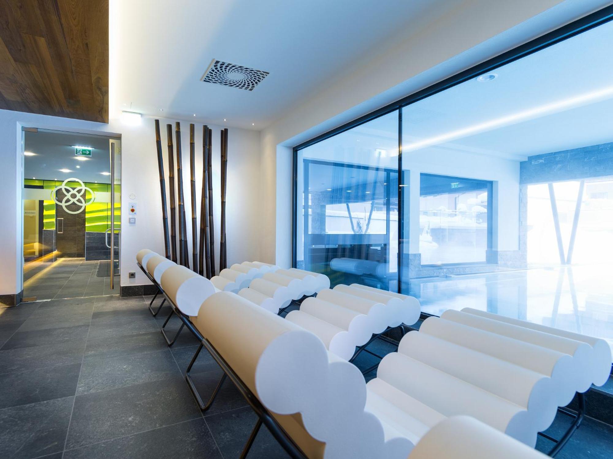 Alpinresort Valsaa - Sport & Spa Заалбах-Хинтерглем Екстериор снимка