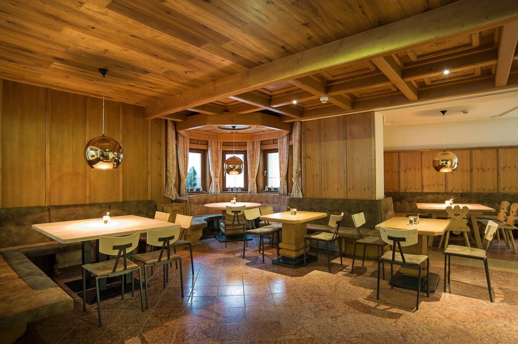 Alpinresort Valsaa - Sport & Spa Заалбах-Хинтерглем Екстериор снимка