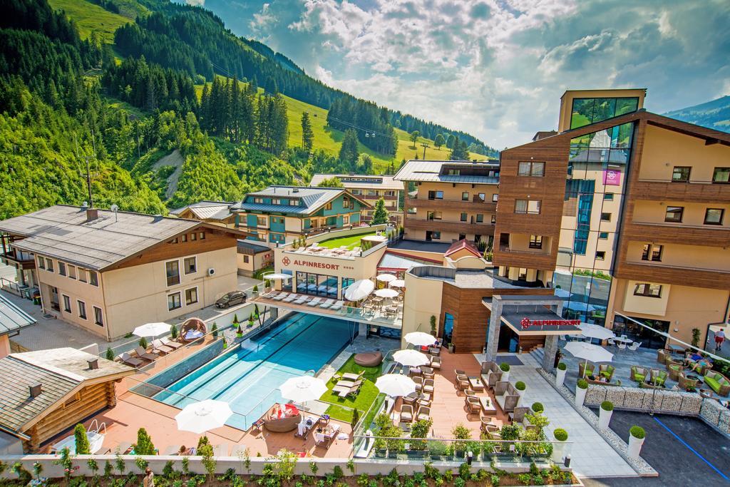 Alpinresort Valsaa - Sport & Spa Заалбах-Хинтерглем Екстериор снимка